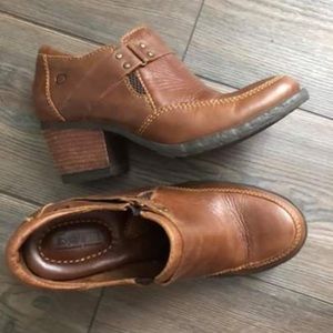 Born boots size 7.5